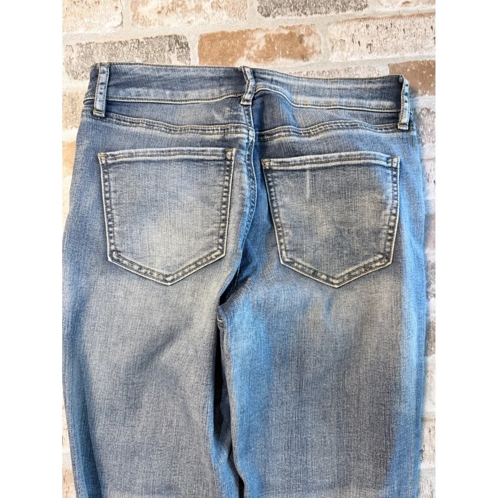 Refuge‎ Womens Size 2 Distressed Skinny Jeans Medium Wash Ripped Denim